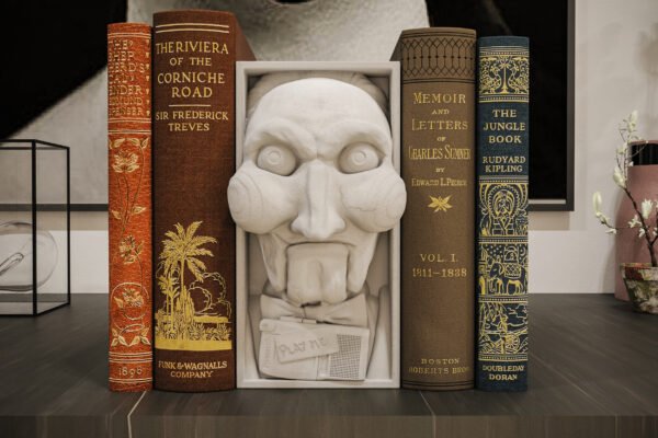 Billy the Puppet Book Nook – Könyvtámasz