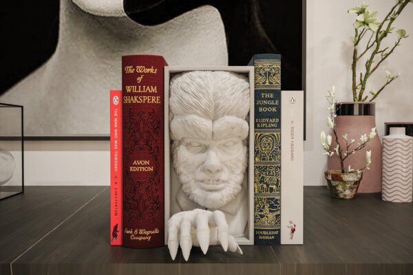 Farkasember Book Nook – Könyvtámasz