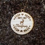 Első karácsonyom karácsonyfadísz Szarvas mintás– lézervágott és gravírozott