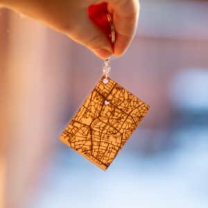 Különleges térképes kulcstartó